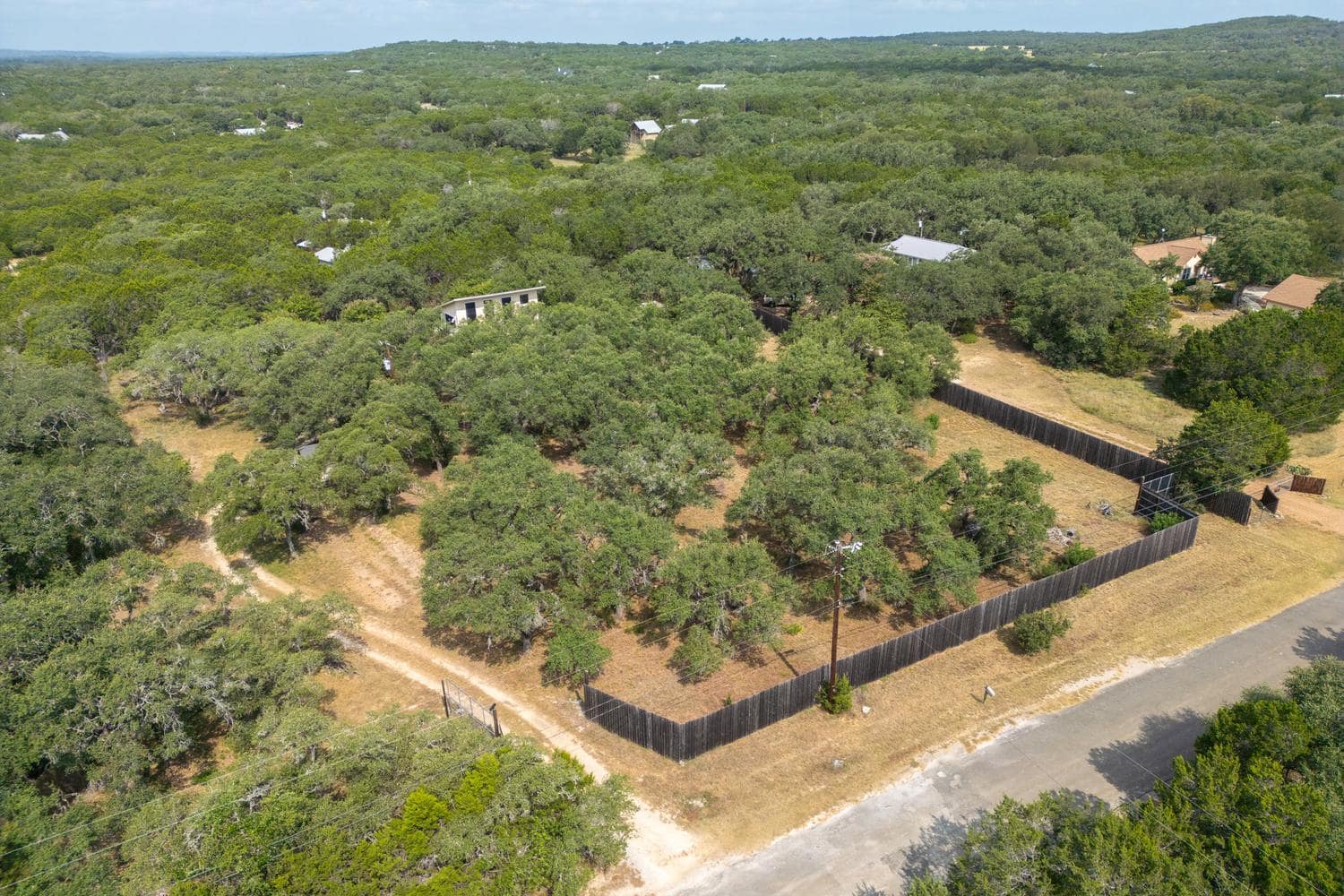500 Ridge Oak Drive: the property from the air